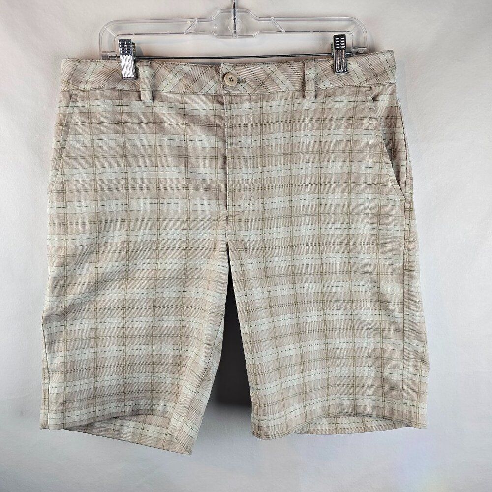 Under Armour Shorts Men 34R Beige Golf Plaid Casual Athletic Dadcore Performance